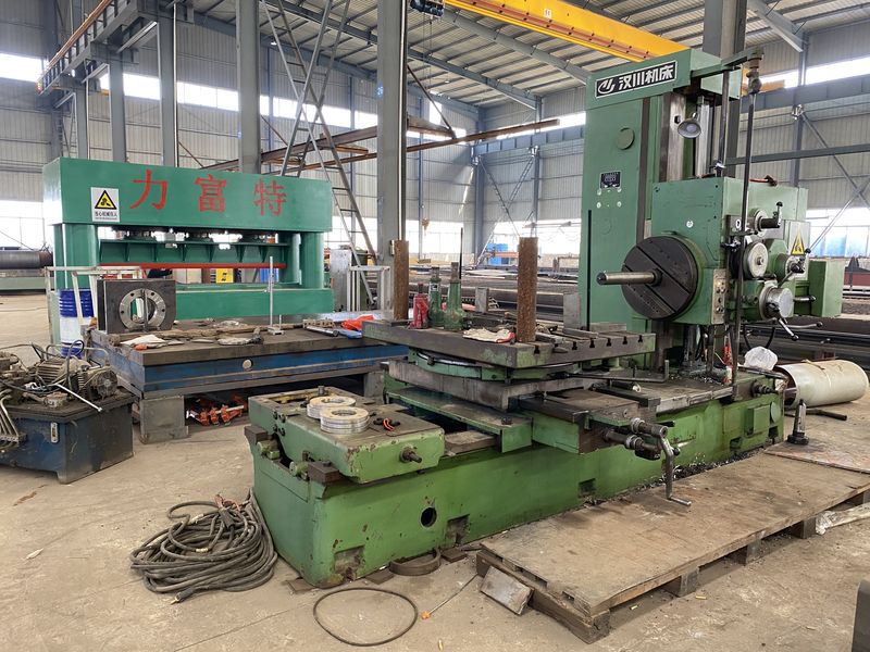 力富特生產(chǎn)車間機(jī)床